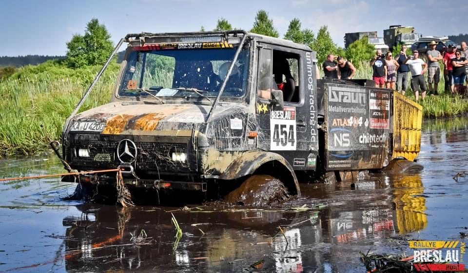 unimog-racing.de  –  driving Unimog offroad, that´s our passion
